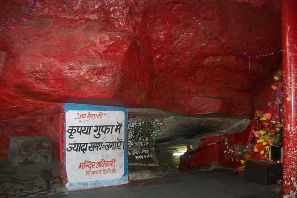 Naina Devi Temple Guffa