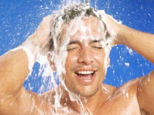 ठन्डे पानी से नहाने के हैं कई फायदे bathing