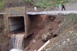कोटरोपी के पास शनिवार शाम तक बहाल हो सकता है मंडी -पठानकोट राष्ट्रीय उच्च मार्ग kotropi-road-update