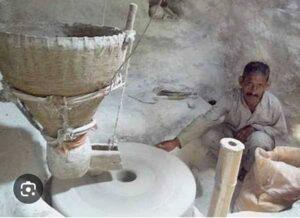हिमाचल में आज अपने अस्तित्व की लड़ाई लड़ रहे परम्परागत घराट traditional-water-mills-himachal