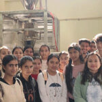जोगिंदरनगर कालेज के 25 छात्रों ने किया आयुर्वेदिक फार्मेसी का भ्रमण college-students-at-aayurvedik-bhavan