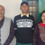 गणतंत्र दिवस की परेड के लिए शिमला रवाना हुआ टिकरू स्कूल का वरुण varun-with-his-principal-and-programme-officer