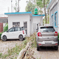 vehicles-damaged-due-to-tree