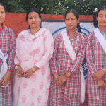 सराहनीय रहा टिकरू स्कूल में दसवीं कक्षा का परीक्षा परिणाम tikroo-school-students-with-principal