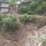 शनिवार रात को चौहार घाटी में बादल फटने से भारी नुक्सान cloud-brust-ag-chauhar-ghati