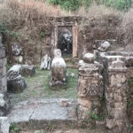हराबाग के जंगलों में मिले प्राचीन मंदिरों के खंडहर एवं मूर्तियाँ old-murtis