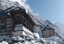 हिमाचल प्रदेश के ऊंचे पहाड़ों में हुई ताज़ा बर्फ़बारी