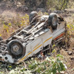 कोलंग पंचायत के कलैहड़ू गाँव में गाड़ी पलटने से 4 लोग घायल accident