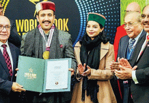 ब्रिटिश संसद में मंत्री विक्रमादित्य सिंह सर्टिफिकेट ऑफ एक्सीलेंस से सम्मानित