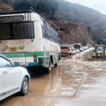 कंपनी की लापरवाही लोगों पर पड़ रही भारी, कीचड़ से हालत बेहद खराब nh