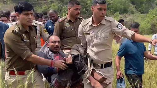 जंगल से पकड़ा 19 वर्षीय कालेज छात्रा का हत्यारा College Student Murder Suspect Arrested