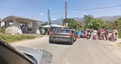 Jhalwan State Highway Gas Cylinder Road Block