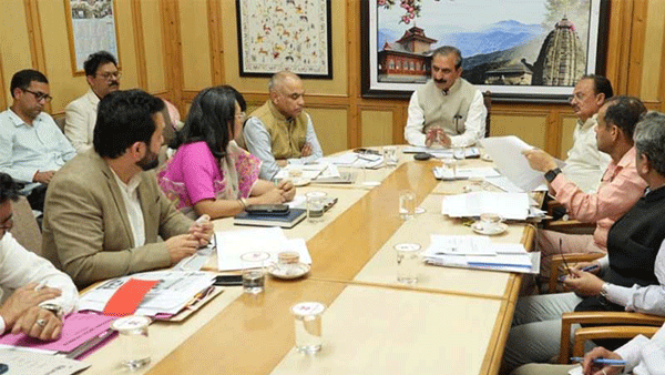 श्रम एवं रोजगार विभाग की सभी सेवाओं को किया जाए ऑनलाइन : मुख्यमंत्री