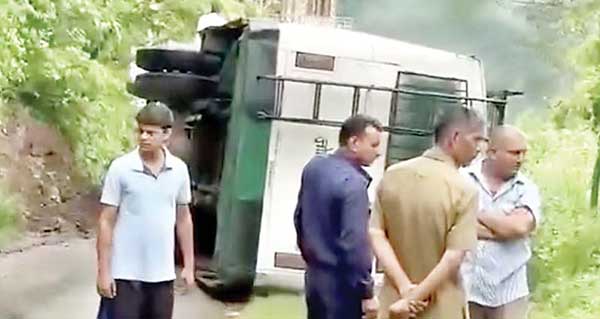 लडभड़ोल के रैंस नामक स्थान में पलटी एचआरटीसी बस