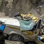 लाहुल में चलती टैक्सी पर पहाड़ गिरने से 13 लोगों की मौत lahaul-taxi-accident