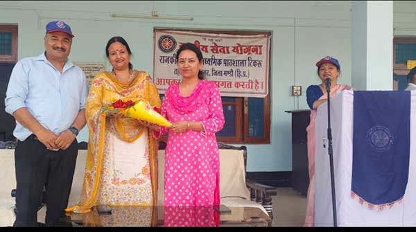 टिकरू स्कूल में धूमधाम से मनाया गया एनएसएस स्थापना दिवस